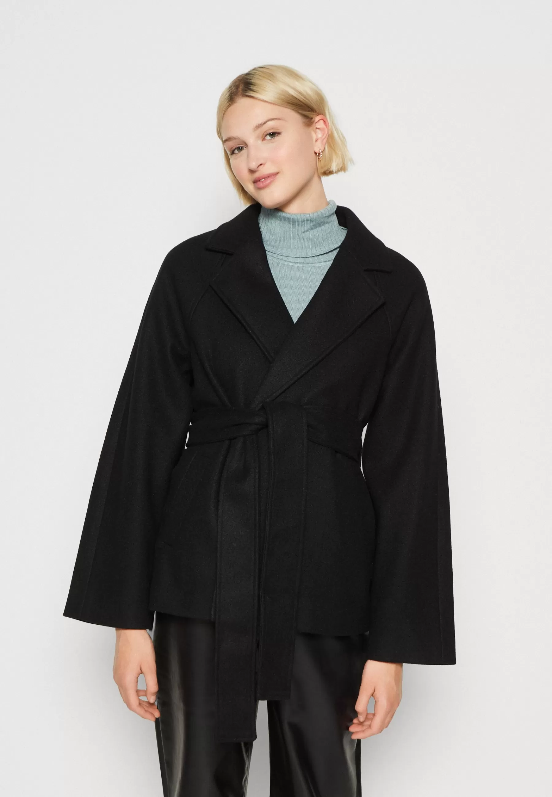 Femme Gina Tricot Belted Short Coat - Manteau Court