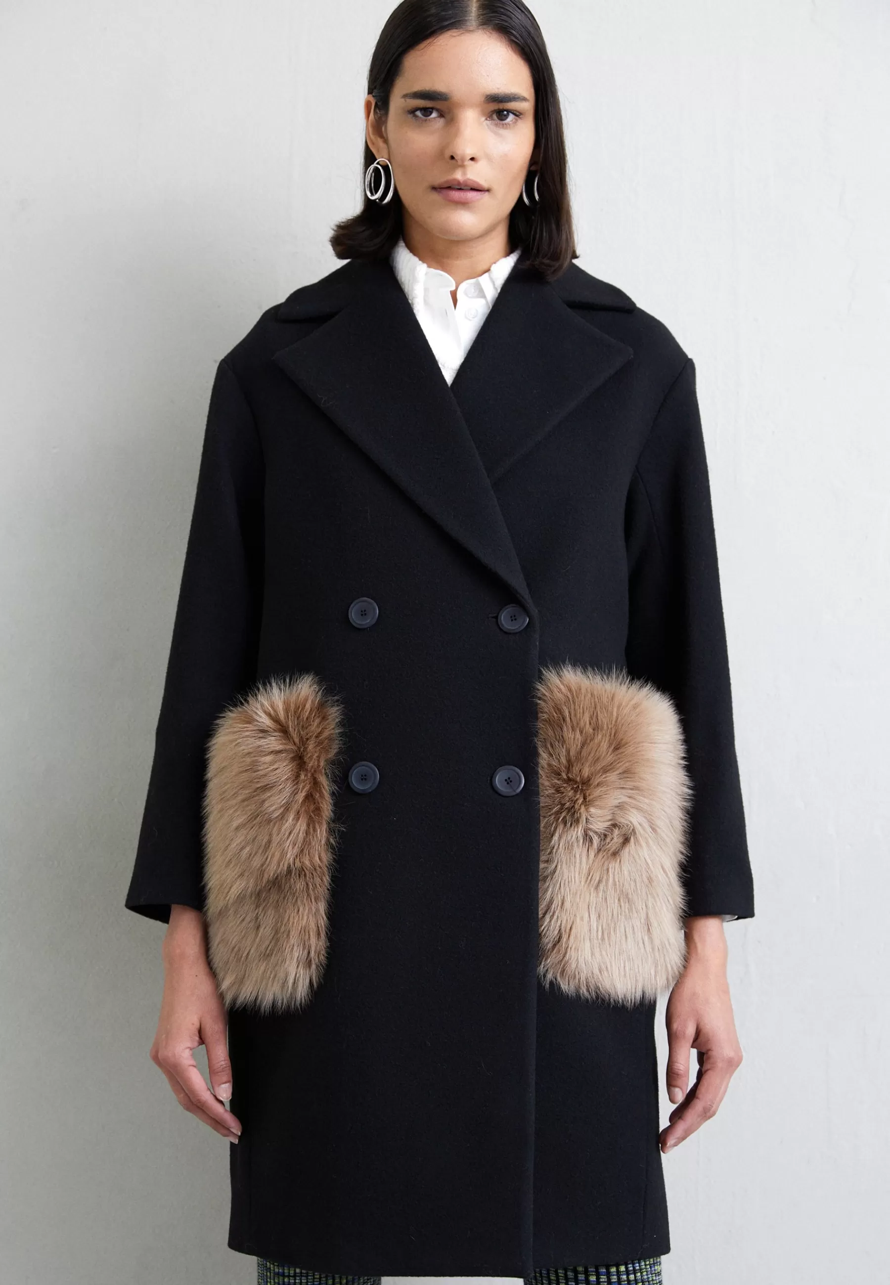 Madison Coat With Shearling Pockets - Manteau Classique | STUDIO ID Shop