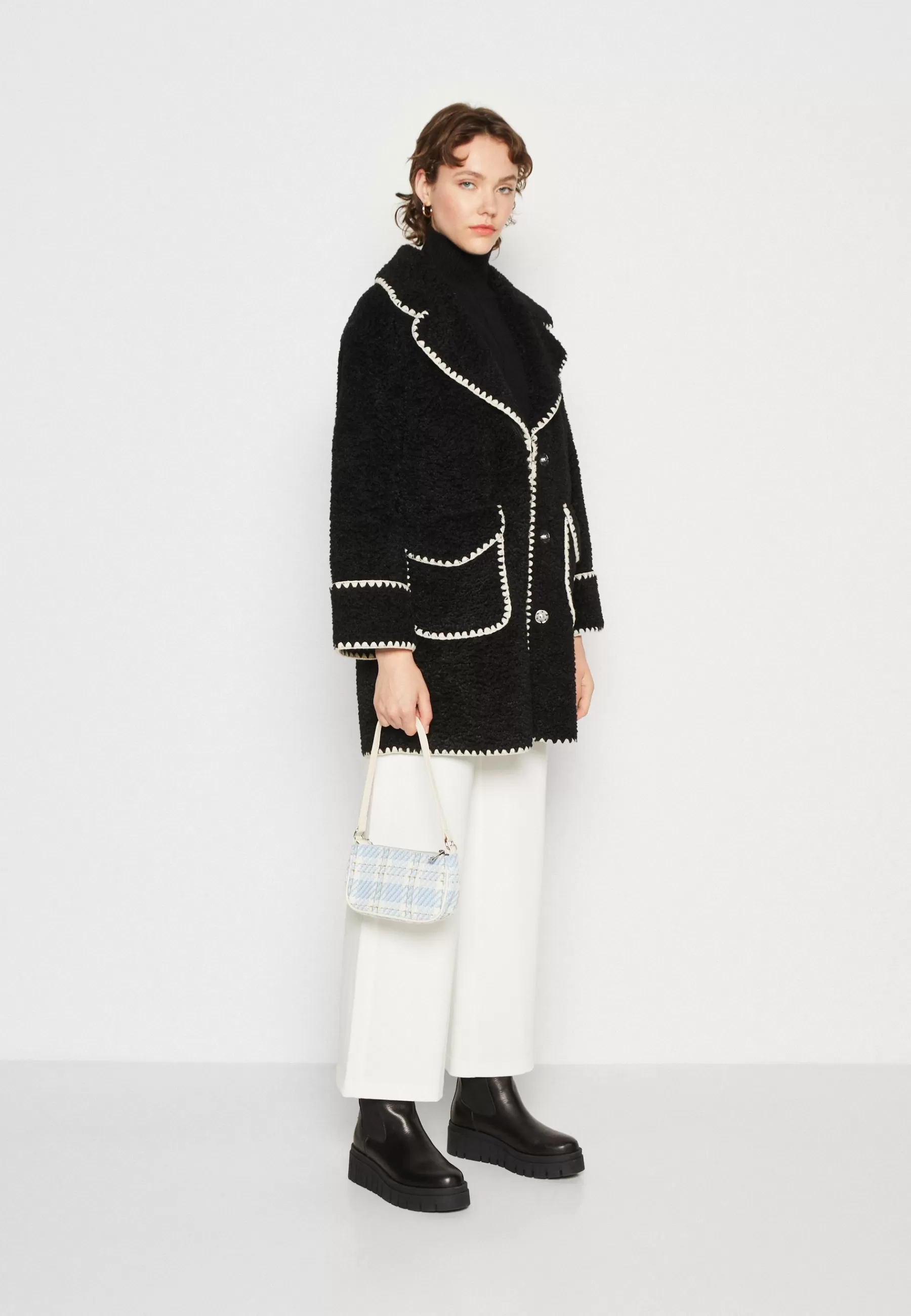 Objshiren Coat - Manteau Court | Object Clearance