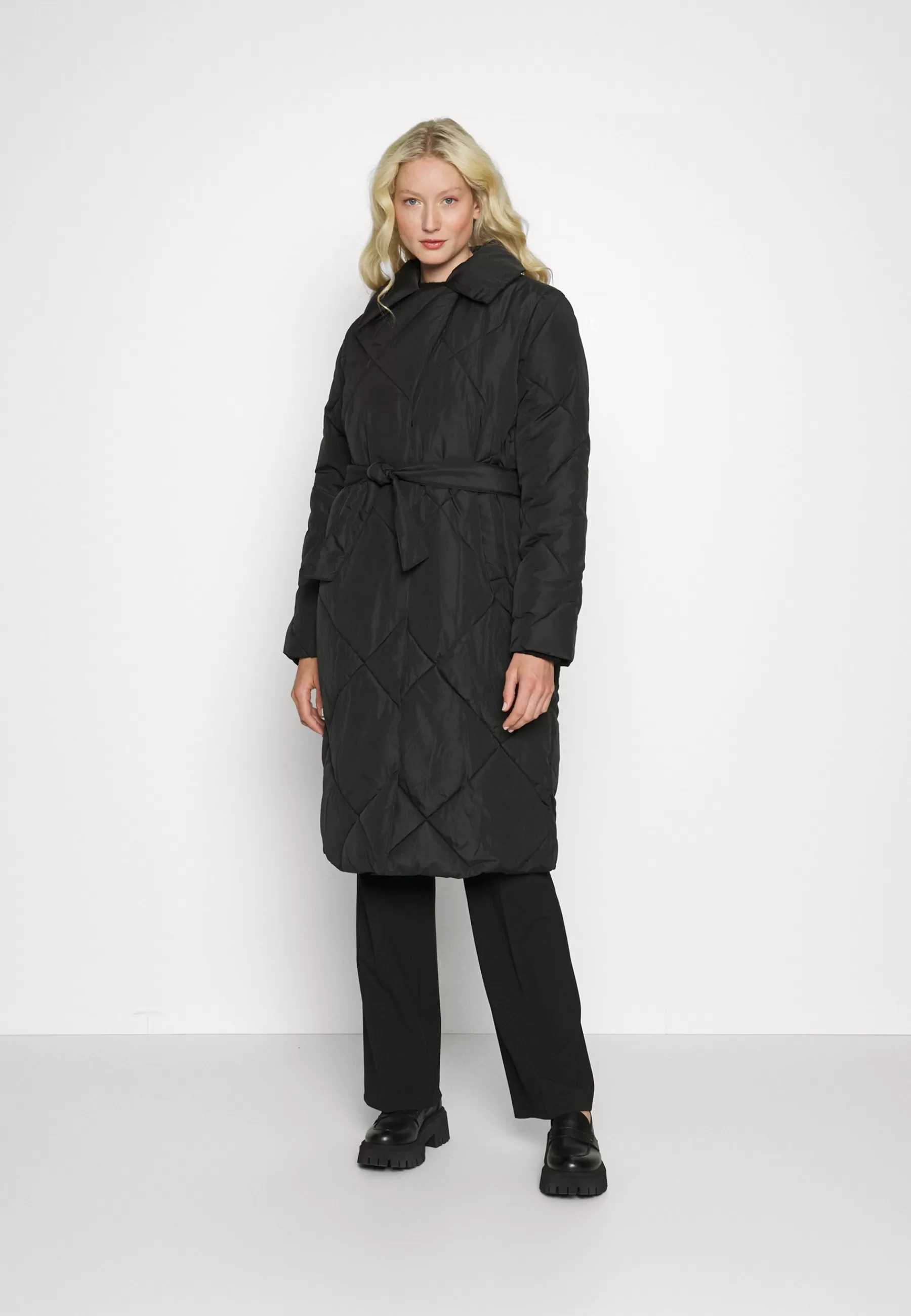 Onlsussi Quilted Puffer Coat - Manteau Classique | ONLY Tall Fashion