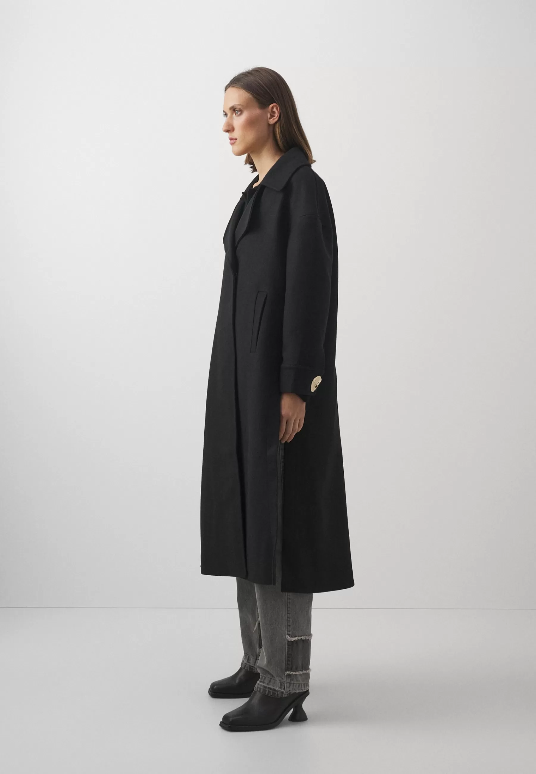 Femme Mother of Pearl Oversized With High Splits And Kidney Buttons - Manteau Classique